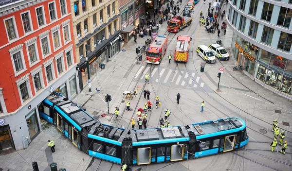 Image for Tramvaj uleteo u prodavnicu