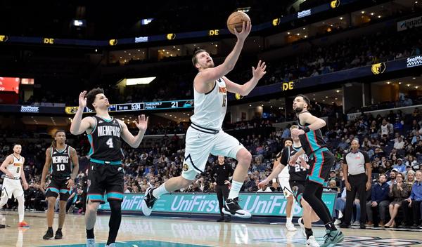 Image for Jokiću poraz i jedna asistencija do novog tripl-dabla