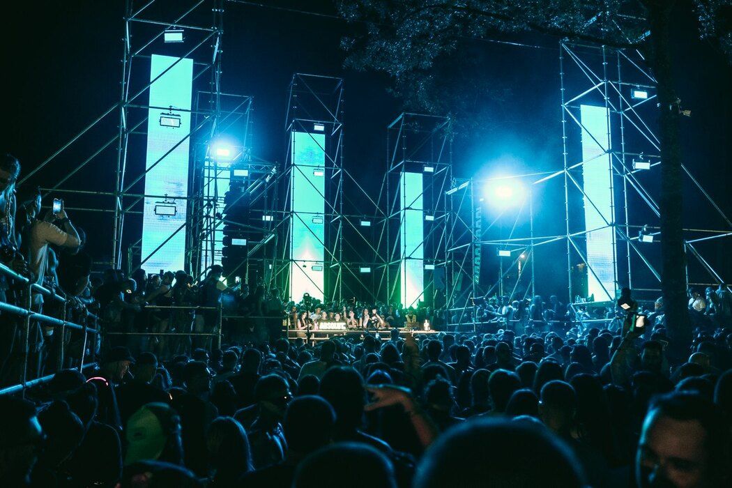 U petak, 14. avgusta, drugi festivalski vikend otvaraju Loco Dice i Pan-Pot, uz Traumera, Sidneyja Charlesa, Amedea Piconea i veliki broj regionalnih i domaćih izvođača