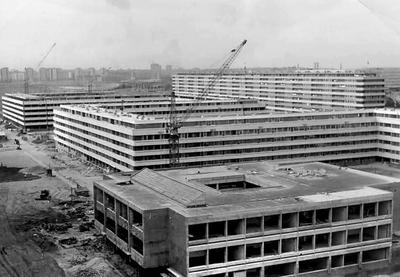 Image for Zgrada koja vijuga kroz četiri ulice – Meandar Novog Beograda