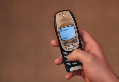 Image for „Od ‘Merry Christmas’ do milijardi poruka dnevno: 33 godine SMS-a