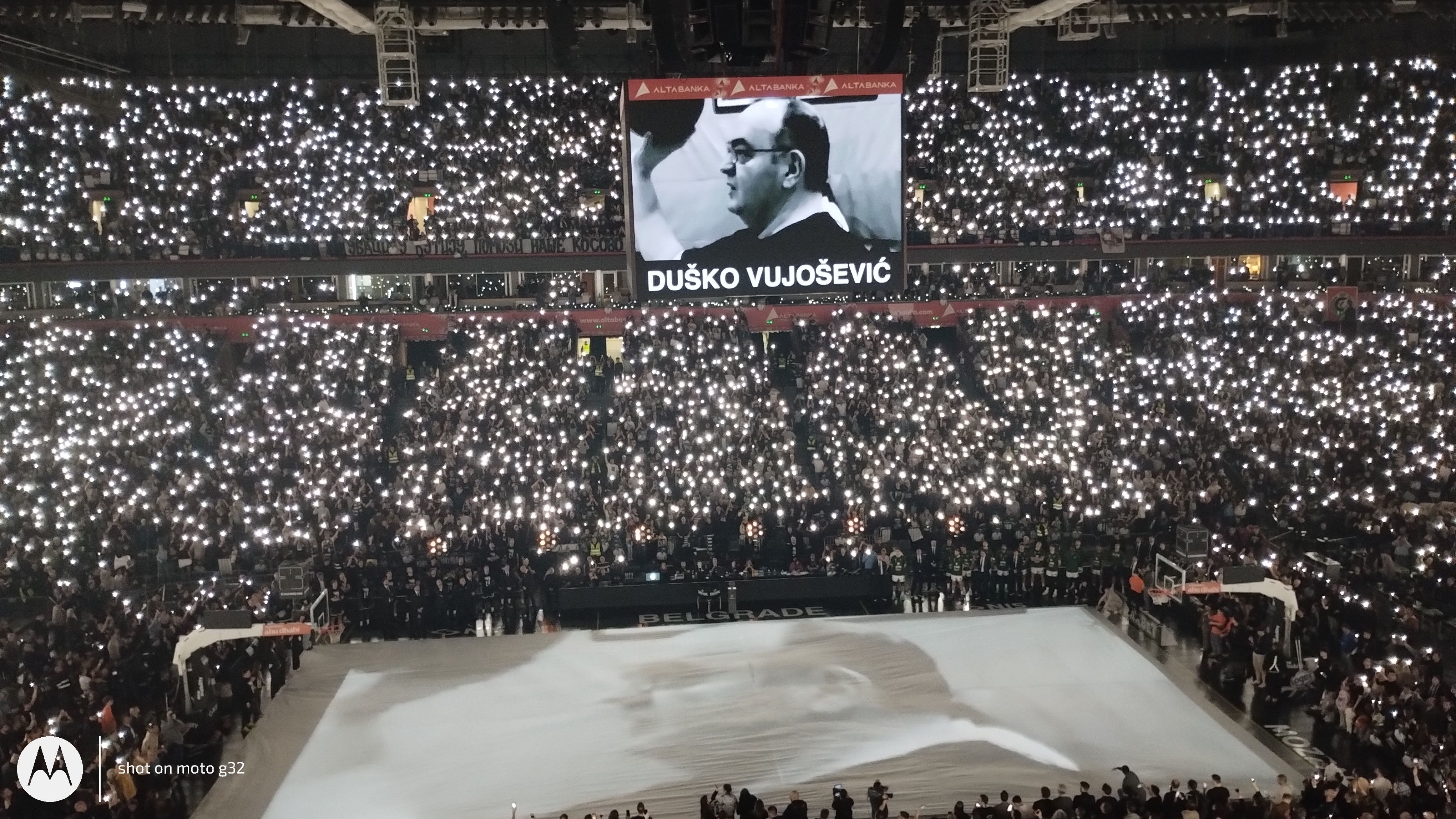 Image for Puna Arena na oproštaju od Vujoševića