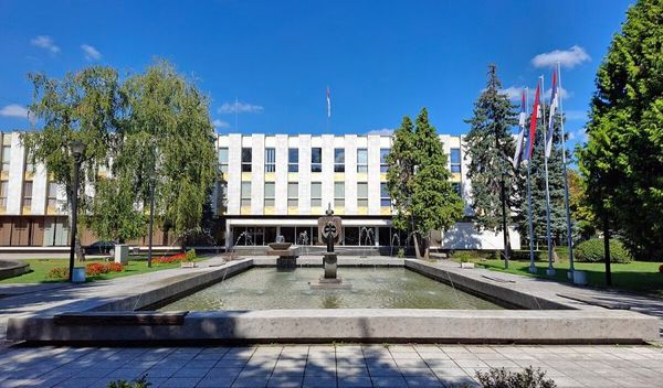 Image for Dojava o bombi uoči sednice