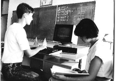 Image for Krenulo je trapavo i sa zaostatkom u startu – prvi profesori informatike