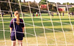 Image for Trener tajno snimao fudbalerke pod tuševima, traži se doživotna zabrana