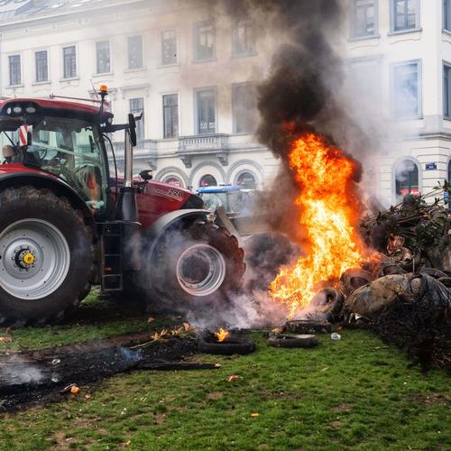 Image for Policija bacila suzavac na poljoprivrednike u Briselu