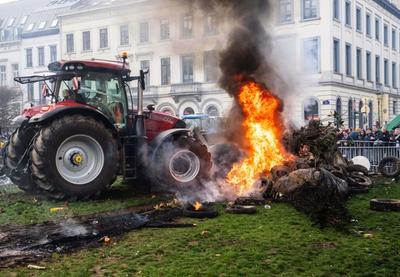 Image for Policija bacila suzavac na poljoprivrednike u Briselu