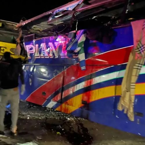 Image for Najmanje 63 žrtve sudara