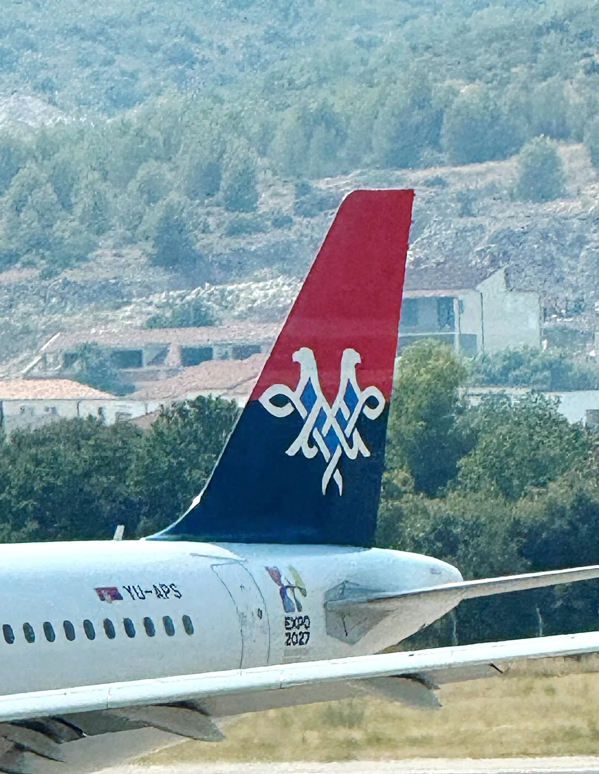 Image for Novi incident na avionu kompanije Air Serbia – u Splitu putnici evakuisani zbog navodne sumnje na bombu
