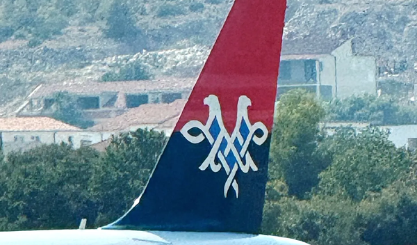Image for Novi incident na avionu kompanije Air Serbia – u Splitu putnici evakuisani zbog navodne sumnje na bombu