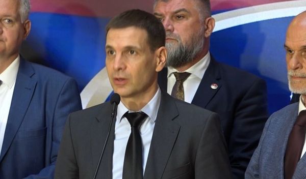 Image for Za fotelju žrtvuju sve