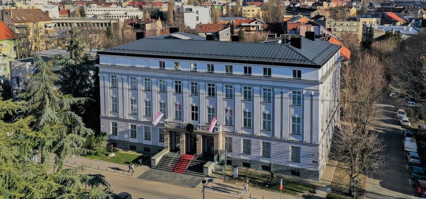 Izložba je nastala povodom 320 godina od osnivanja Karlovačke mitropolije i 200 godina Matice srpske