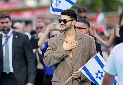 Izraelski ministar odbrane Izrael Kac čestitao je danas izraelskom izvođaču Noamu Betanu osvajanje drugog mesta na Pesmi Evrovizije u Beču i kritikovao Španiju i druge evropske zemlje koje su protestovale protiv učešća Izraela na tom događaju