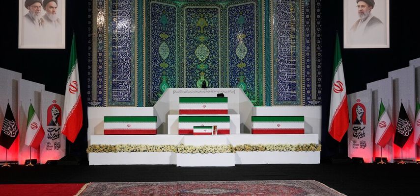 Telo ubijenog iranskog vrhovnog vođe ajatolaha Alija Hamneija dopremljeno je danas u teheranski verski kompleks Velika Mosala uoči početka višednevnih pogrebnih ceremonija