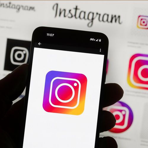 Ona je putem Instagram naloga nudila izradu odeće po meri, a potom dovodila više osoba u zabludu tako što ih je navodila da unapred uplate određene iznose novca