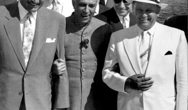 Kada su 19. jula 1956. godine na Brionima Josip Broz Tito, Džavaharlal Nehru i Gamal Abdel Naser potpisali zajedničku deklaraciju, postavili su temelje politike koja će nekoliko godina kasnije prerasti u Pokret nesvrstanih