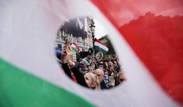 Image for Mađarska na graničnim prelazima počela primenu novog sistema ulaska u zonu Šengena