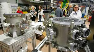 prihodi nastavili da rastu, uprkos smanjenju broja zaposlenih, ali da je rekordno nizak broj planiranih novih pozicija u ovoj godini