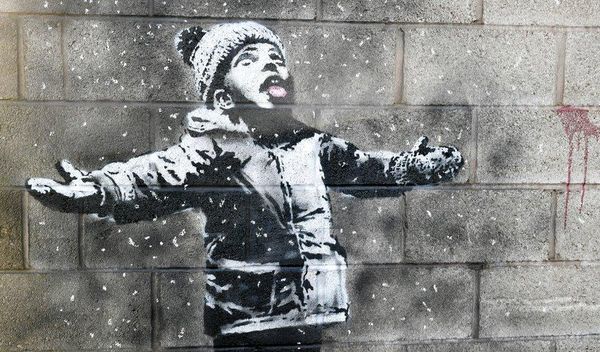 Rojters je objavio da je Benksi promenio ime u Dejvid Džouns, što je drugo najpopularnije ime u Velikoj Britaniji, a umetnik nije demantovao priču te agencije.