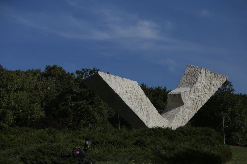 Masakr koji je sprovela nemačka kaznena ekspedicija dogodio se kao odmazda, zbog pogibije i ranjavanja nemačkih vojnika od strane ustanika