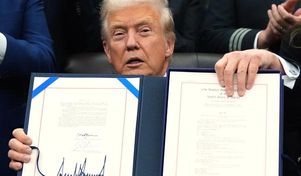 Image for Tramp potpisao zakon kojim se okončava najduža budžetska blokada u istoriji SAD