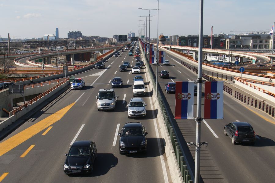 Image for Autobusi čekaju tri sata