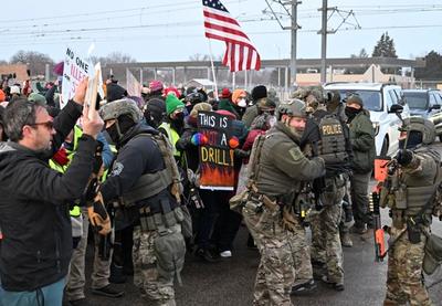 Image for Napeto u Mineapolisu nakon što je agent antiimigracione službe ICE ubio jednu ženu