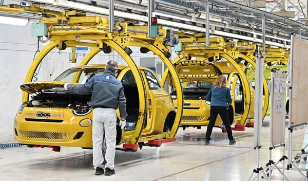 Proizvođač automobila je naveo da radi na usklađivanju nivoa proizvodnje motora sa potražnjom