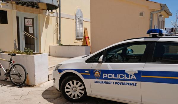 Image for Bračni par dve godine držao muškarca kao roba