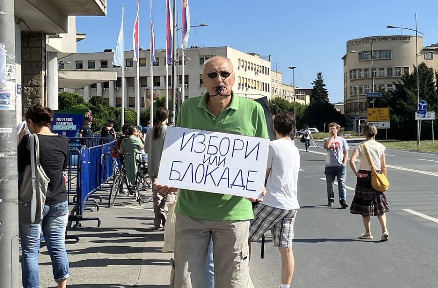 Image for Građani pred Skupštinom