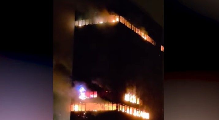 Image for Mlađa osoba uhapšena zbog požara u Vjesnikovoj poslovnoj zgradi u Zagrebu