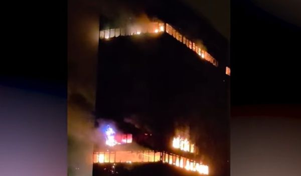 Image for Mlađa osoba uhapšena zbog požara u Vjesnikovoj poslovnoj zgradi u Zagrebu