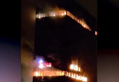 Image for Mlađa osoba uhapšena zbog požara u Vjesnikovoj poslovnoj zgradi u Zagrebu