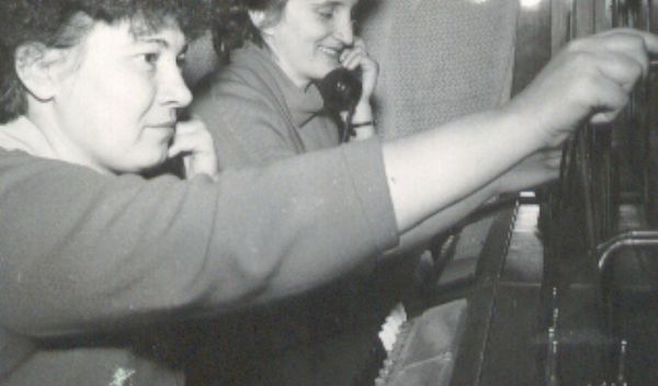 Image for Pozvati Pariz ili Rim – preko telefonistkinja međunarodne centrale PTT