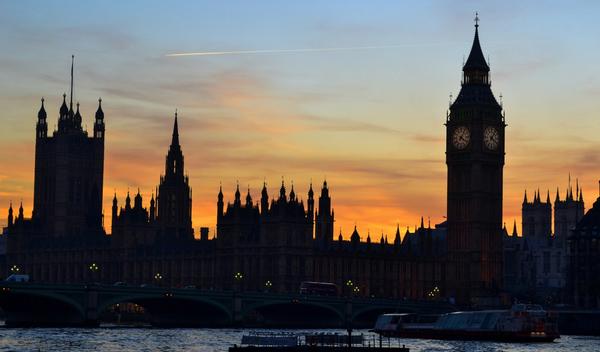 Image for Skandal koji je gurnuo Britaniju u politički haos