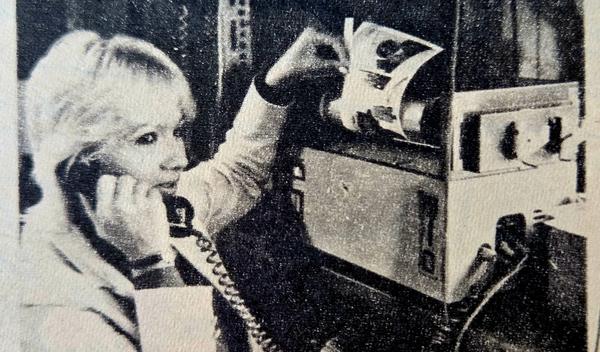 Image for Kad su se fotografije slale – fiksnim telefonom!
