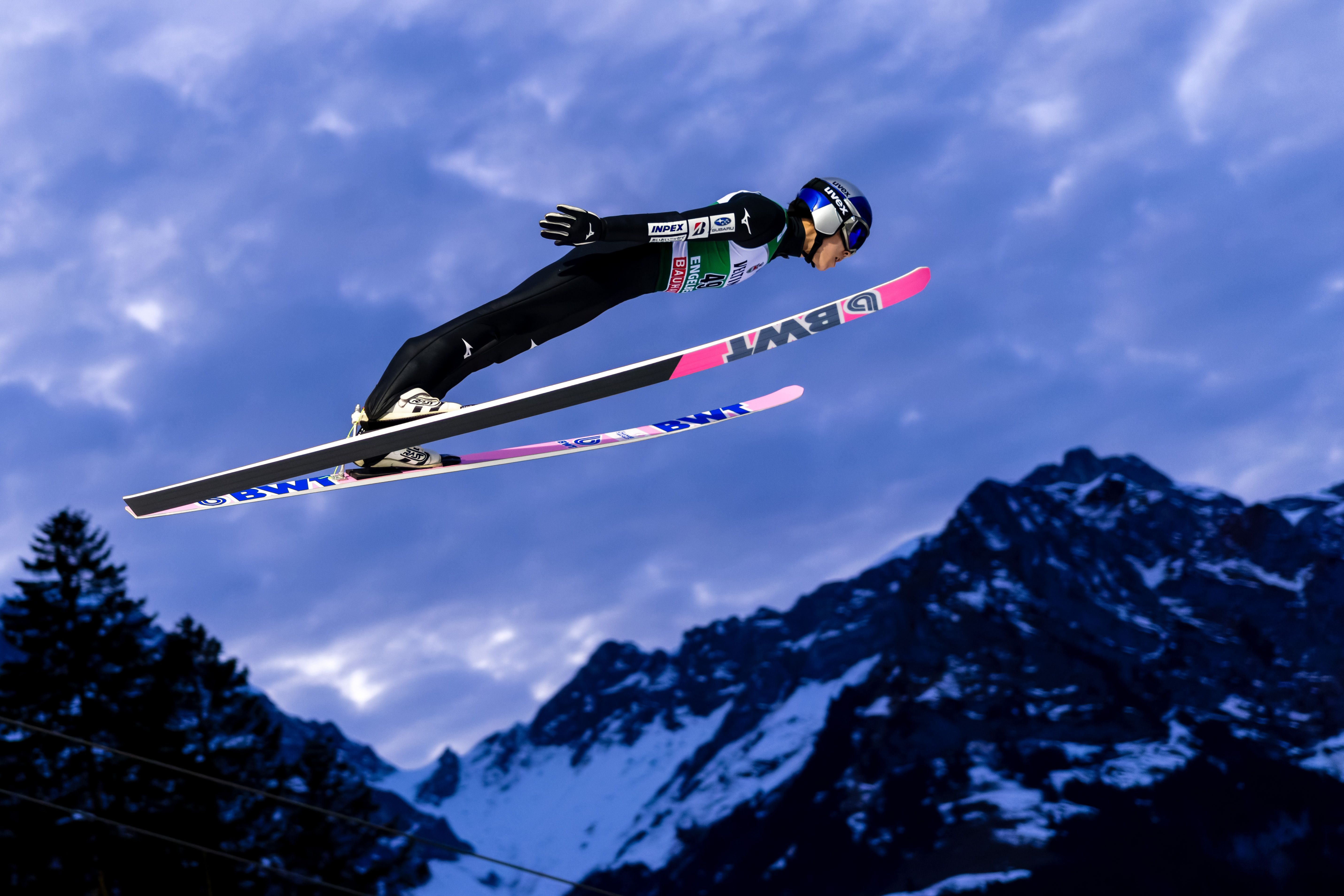 Image for Kobajaši pobedio u ski skokovima u Engelbergu i prekinuo niz od pet trijumfa Domena Prevca