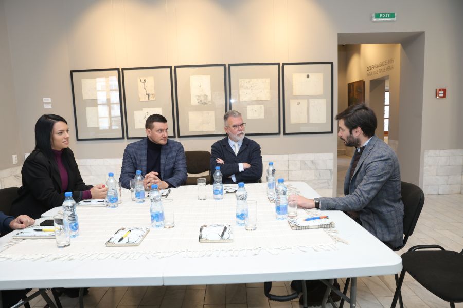 Image for Novinarska kuća naredne godine