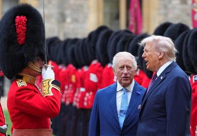 Tramp je rekao da bi SAD mogle da uvedu visoke carine kao odgovor na porez, koji iznosi dva odsto na prihode velikih tehnoloških kompanija od društvenih mreža