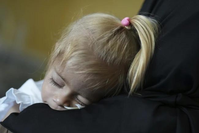 Image for Tinejdžeri u Grčkoj preterano koriste mobilne telefone,2050. će 70 odsto dece u Evropi imati miopiju