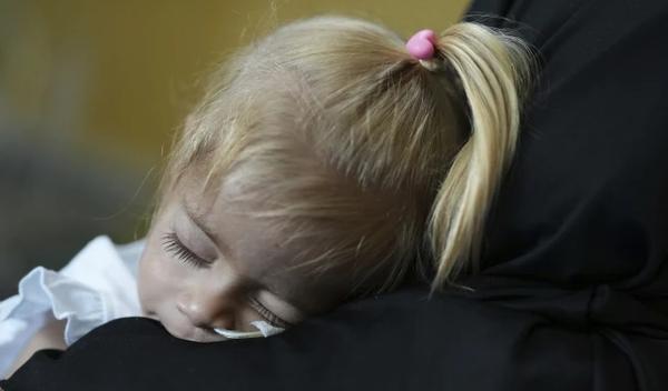 Image for Tinejdžeri u Grčkoj preterano koriste mobilne telefone,2050. će 70 odsto dece u Evropi imati miopiju