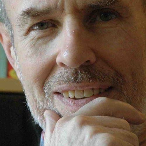 Autor britanskog porekla, koji je najveći deo profesionalnog veka proveo u Beogradu, izgradio je opus koji i danas deluje iznenađujuće savremeno