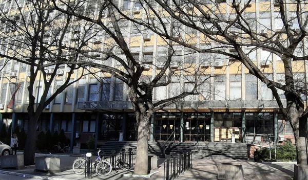 Image for Odloženo suđenje članovima SNS