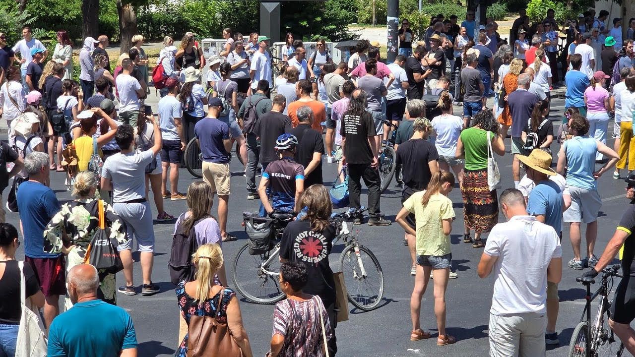 Image for Policija potisnula građane