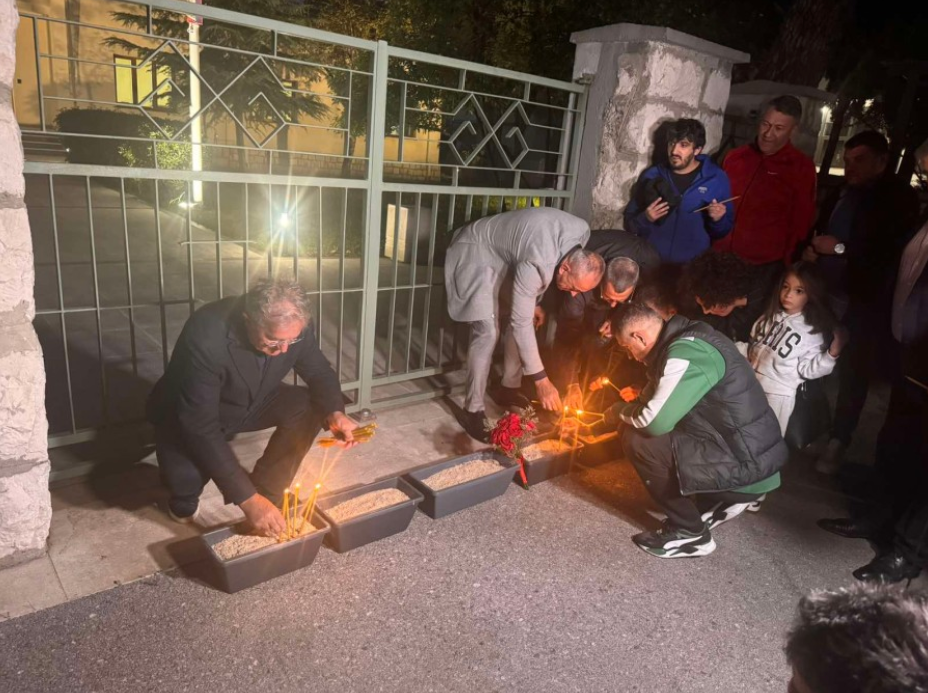 Image for Paljenje sveća u Podgorici za stradale