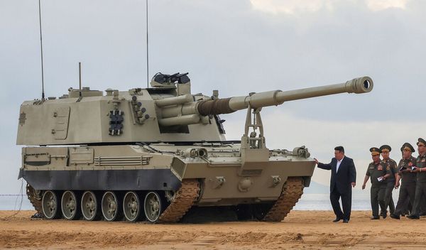 KCNA je objavila i da je testirana specijalna bojeva glava taktičke balističke rakete, namenjena gađanju ključnih ciljeva poput aerodroma, luka i energetskih postrojenja
