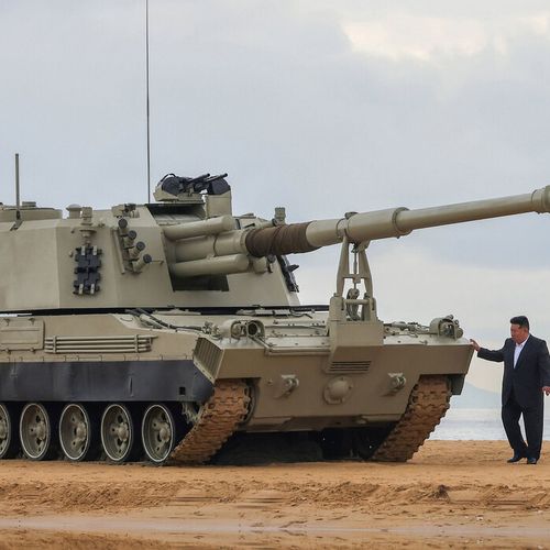 KCNA je objavila i da je testirana specijalna bojeva glava taktičke balističke rakete, namenjena gađanju ključnih ciljeva poput aerodroma, luka i energetskih postrojenja