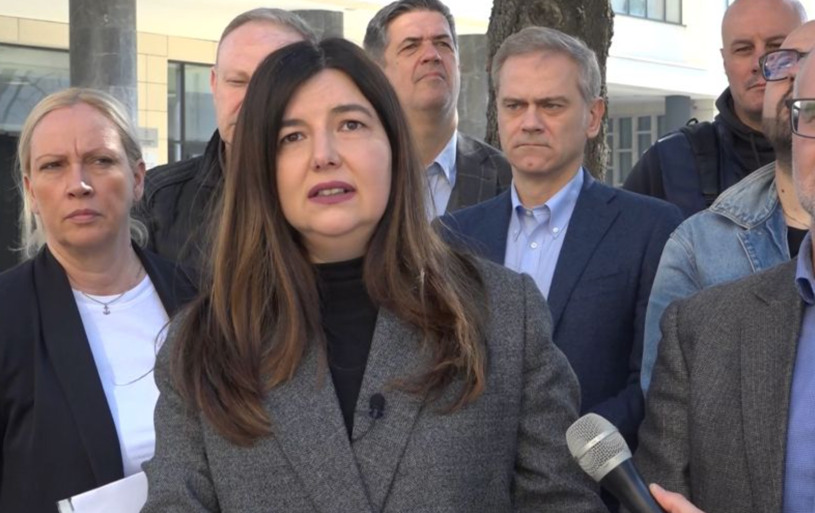 Image for Niko se ne plaši SNS-a