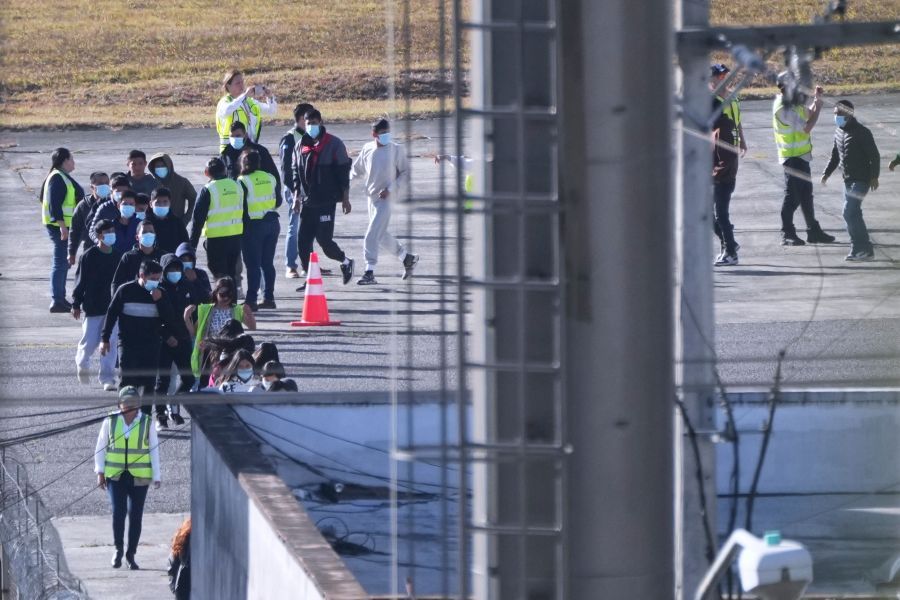 Image for Skupi letovi za migrante