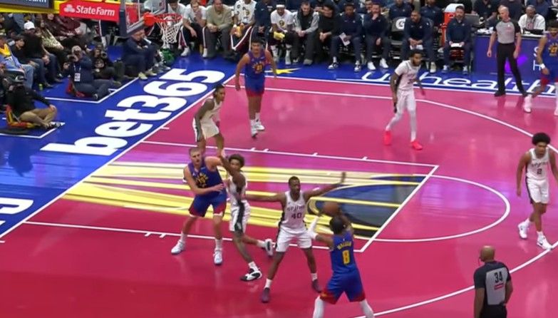 Image for Jokić bez promašaja predvodio Denver do pobede protiv Finiksa (video)